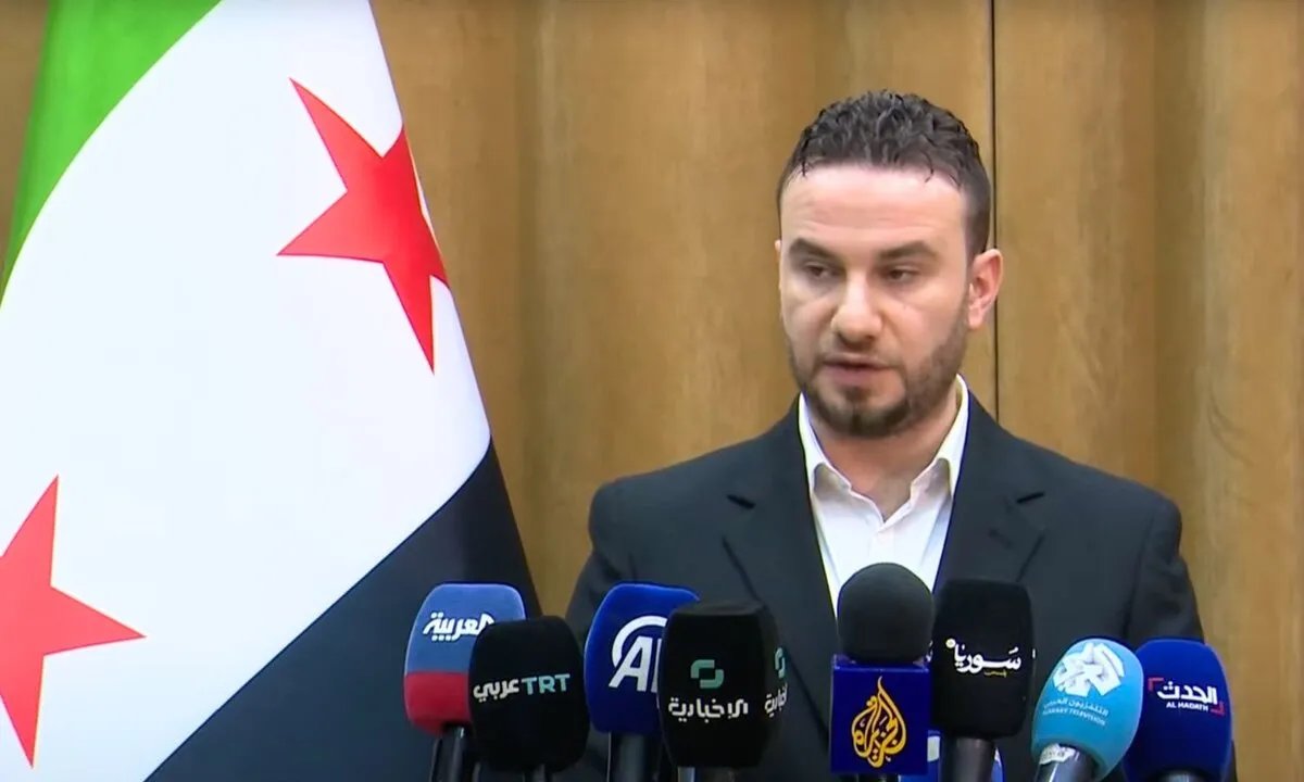 وزارة الداخلية السورية تتهم تنظيم "الدولة" بتفجير كنيسة الدويلعة وتؤكد: دور العبادة خط أحمر