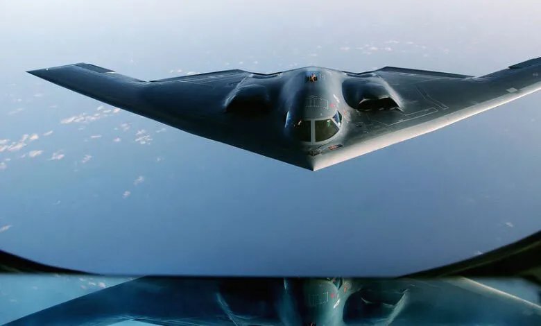 كشف الأسرار: كيف حلقت قاذفة B-2 الشبحية 37 ساعة لضرب إيران؟ وما سرّ قدرة طاقمها على التحمل؟