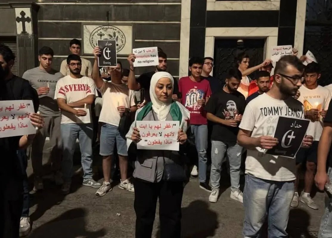 سوريا تتضامن مع ضحايا تفجير كنيسة مار إلياس بوقفات شموع وصلوات