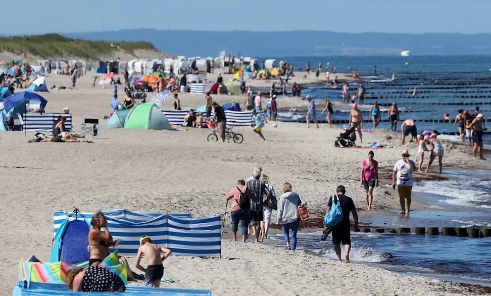 ألمانيا: حالة استنفار بعد تهديد رجل لأم وطفلتها بسكين على شاطئ بحر البلطيق