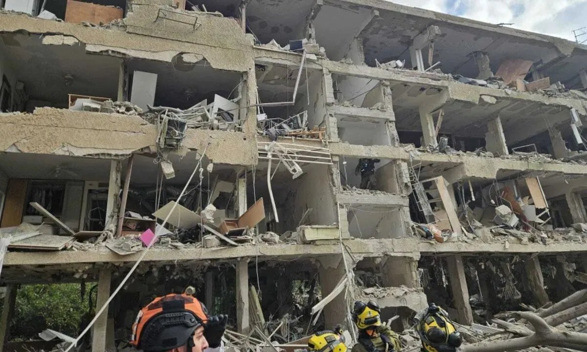 تقرير: إيران قد تردّ على الهجمات الأمريكية خلال 48 ساعة القادمة