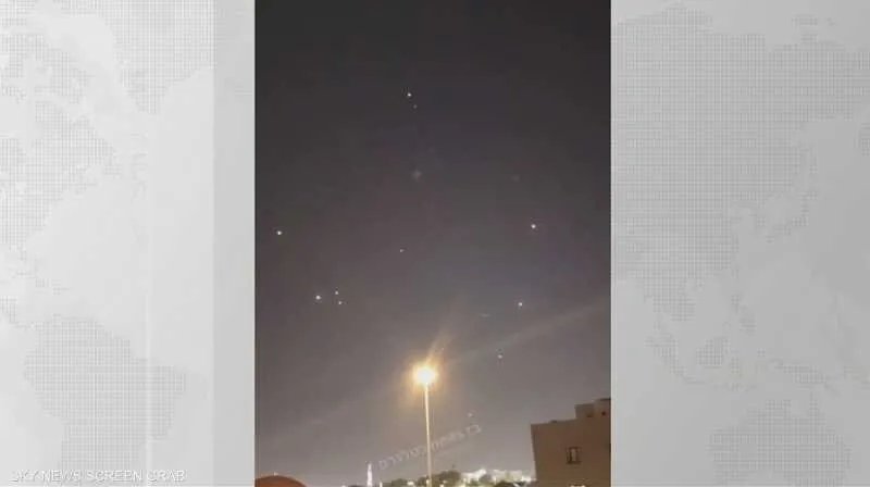 إكسيوس: أنباء عن إطلاق إيران صواريخ بالستية باتجاه قواعد أميركية في قطر