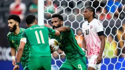 الأخضر السعودي يبلغ ربع نهائي الكأس الذهبية للكونكاكاف بتعادل مثير مع ترينيداد وتوباغو