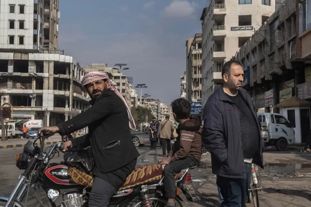 حمص تتحرك للحد من فوضى الدراجات النارية: إجراءات جديدة وغرامات ومصادرات