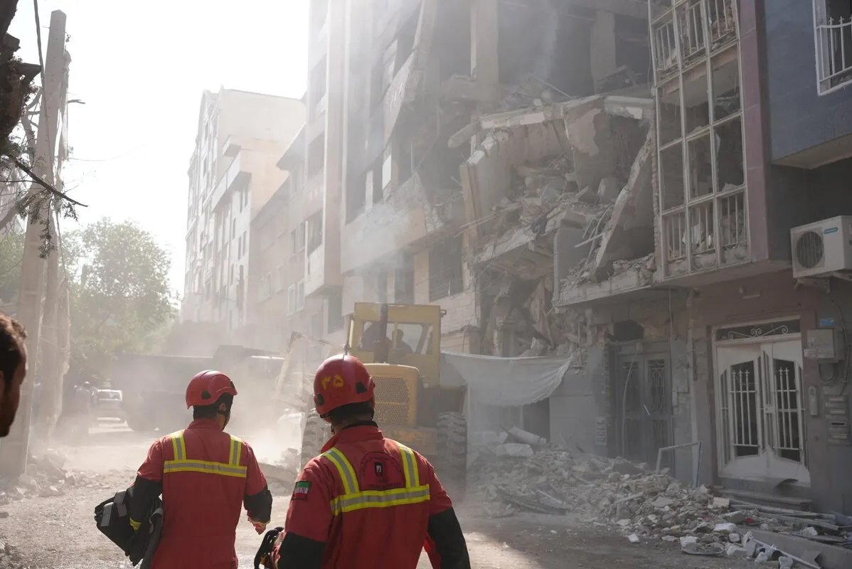 حصيلة مروعة: الصحة الإيرانية تعلن عن مقتل وإصابة الآلاف في المواجهات مع إسرائيل