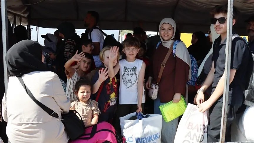 مع انتهاء العام الدراسي: تزايد ملحوظ في عودة السوريين من تركيا إلى وطنهم