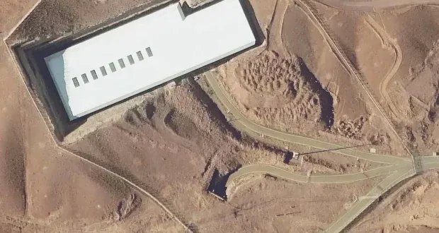 تقرير استخباراتي أمريكي يفجر مفاجأة: الضربات الجوية لم تدمر البرنامج النووي الإيراني بالكامل!