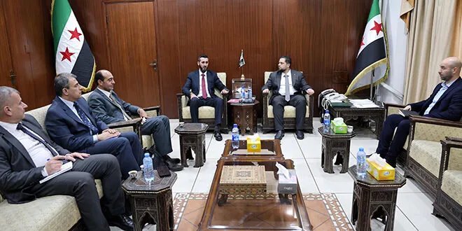 وزير الأشغال يبحث مع هيئة التخطيط رفع كفاءة الكوادر وتجنب الازدواجية