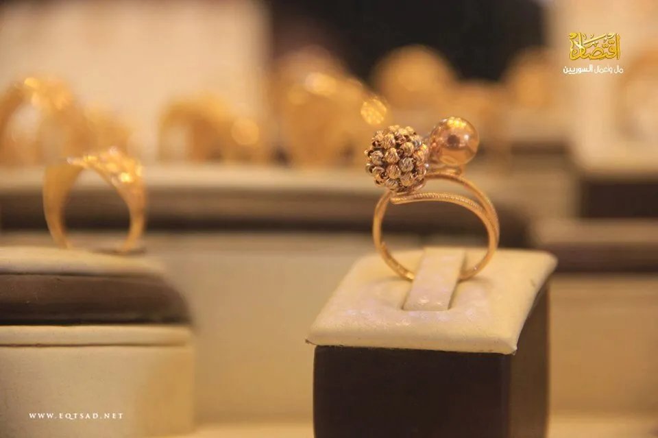 تراجع طفيف في أسعار الذهب في السوق السورية اليوم