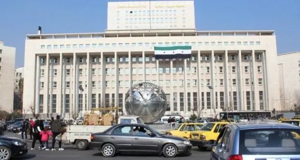 خبير مصرفي يحدد أولويات إنقاذ القطاع المصرفي السوري بعد إعلان وزير المالية عن إصلاحات جذرية