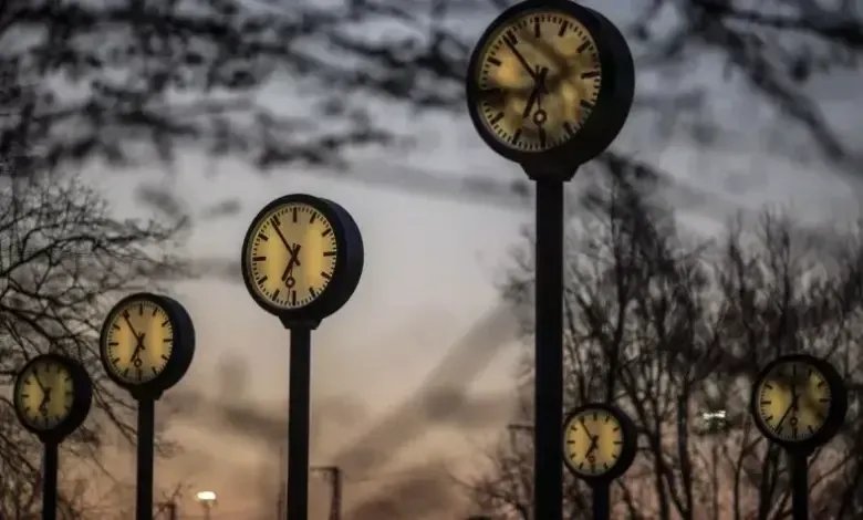 ترامب يعلن إلغاء التوقيت الصيفي ويصف تغييرات الساعة بـالمزعجة والمكلفة