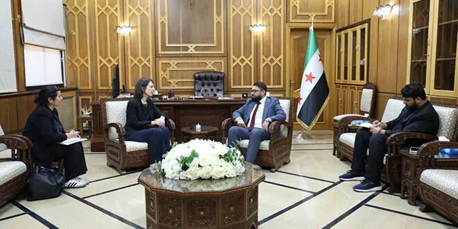 سوريا وبريطانيا تبحثان سبل تعزيز العدالة ودعم الشعب السوري