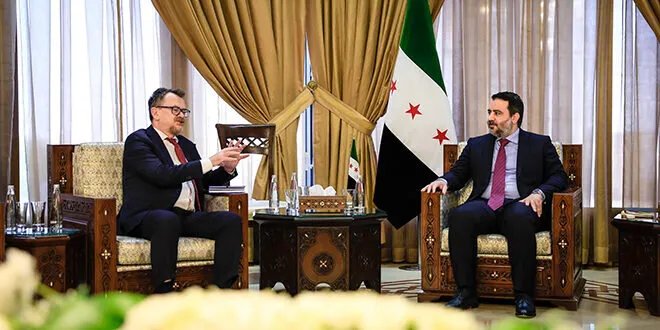 وزير الخارجية السوري يبحث مع القائم بالأعمال الإيطالي تعزيز التعاون وإعادة الإعمار