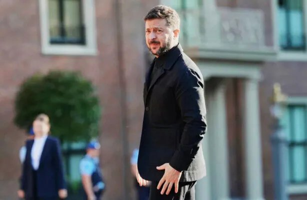 زيلينسكي يظهر حزيناً في قمة الناتو: بلومبرغ ترصد خيبة الأمل الأوكرانية