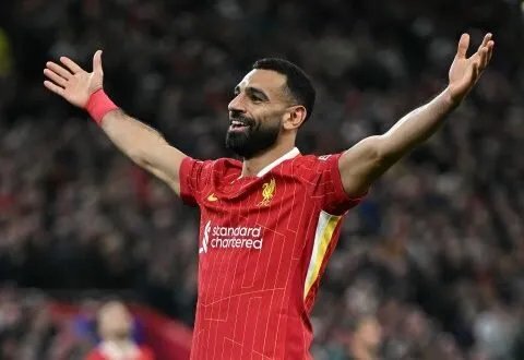ليفربول يمدد عقد محمد صلاح حتى 2027 براتب جديد