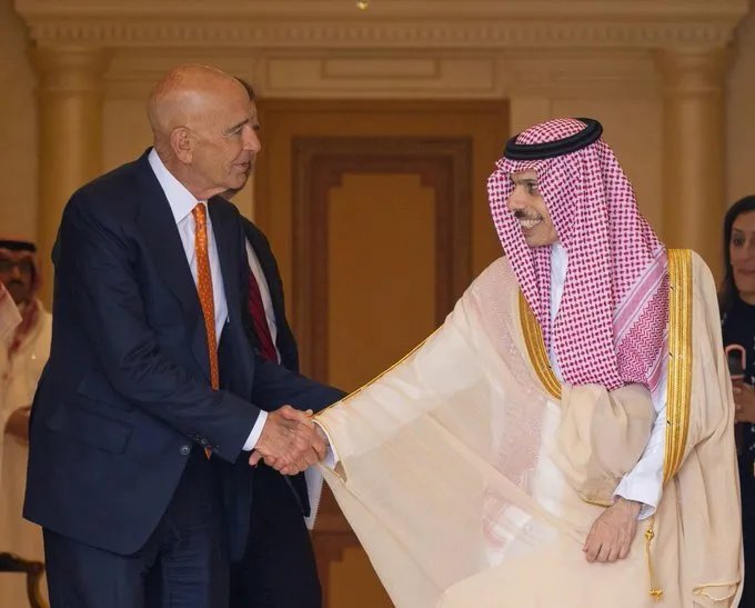 الرياض: باراك وبن فرحان يبحثان آليات دعم سوريا وتعزيز استقرارها الاقتصادي