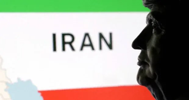 ترمب يطالب بفصل صحفيين بسبب تغطيتهم لضربات إيران ويثير جدلاً حول حرية الصحافة