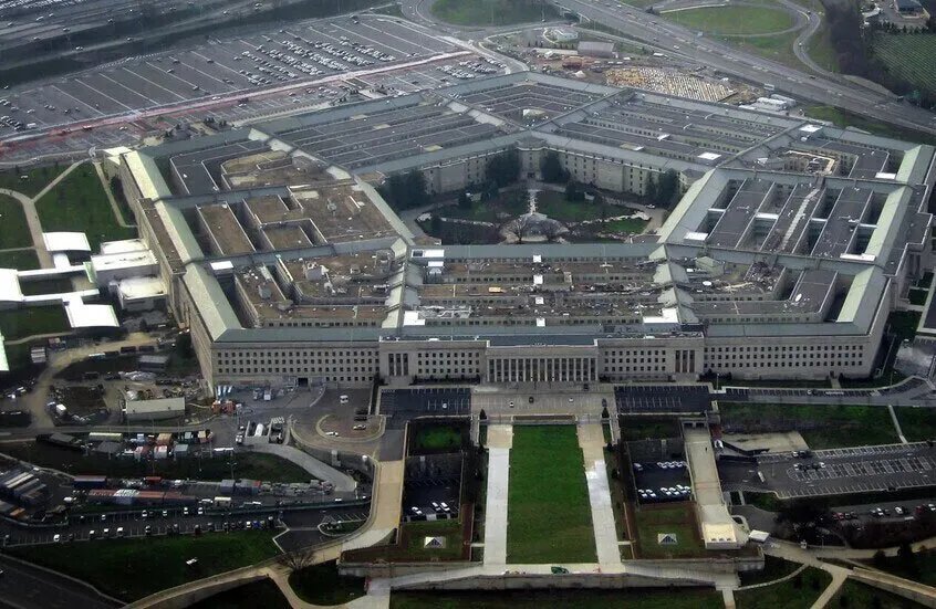 لماذا لم تستخدم أمريكا "القنبلة الضخمة" في أصفهان؟ قائد الأركان يوضح لمجلس الشيوخ