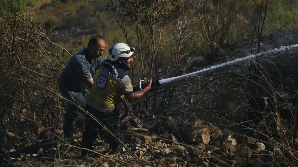 السيطرة على حريقين كبيرين في طرطوس وحماة بجهود الدفاع المدني