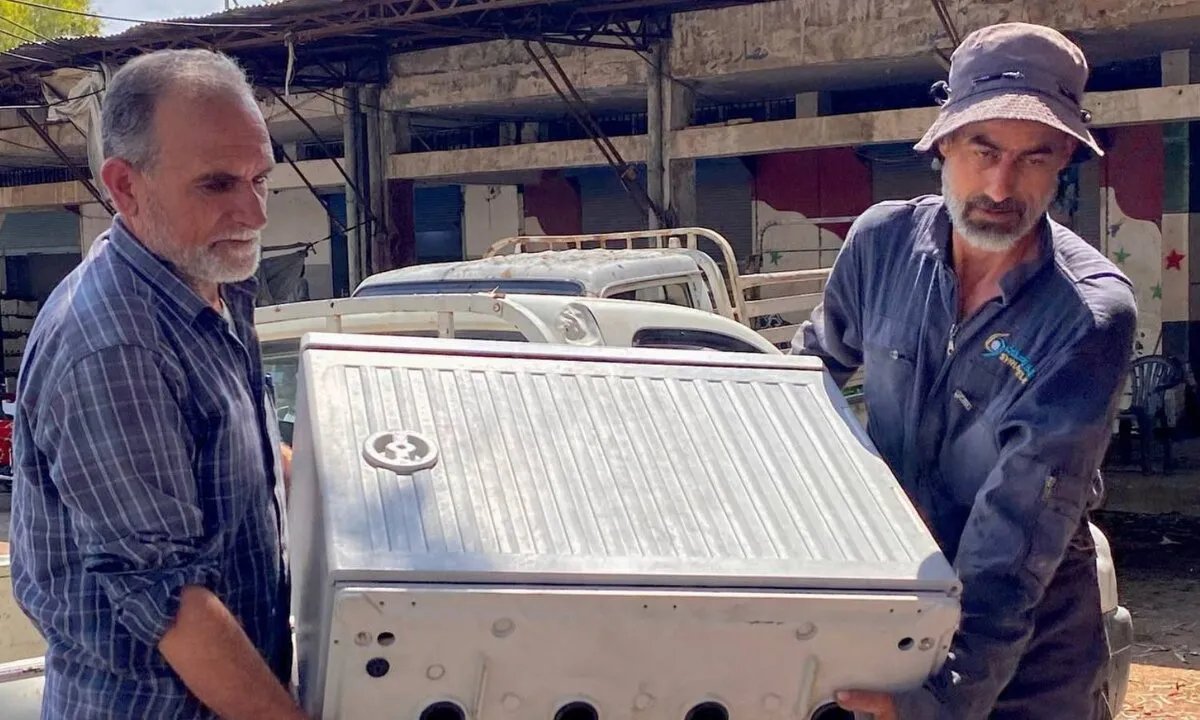 أهالي قرية العصيبة بريف بانياس يشتكون من انقطاع الاتصالات المتكرر ويطالبون بحلول جذرية