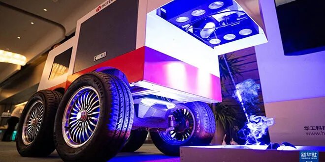 شركة صينية تطلق روبوتاً ثورياً يعمل بالليزر للقضاء على الأعشاب الضارة