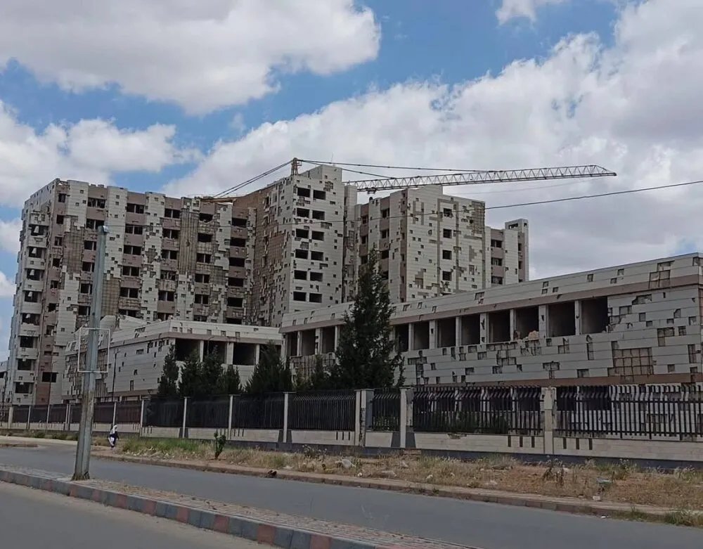 حمص: إقالة مدير بلدية الوعر على خلفية اتهامات بالفساد وتدهور الخدمات