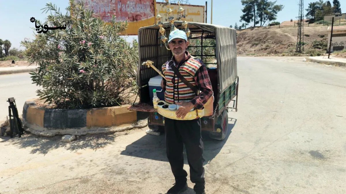 حسين خليل: بائع التمر الهندي في القامشلي يتحدى حرارة الصيف لكسب الرزق