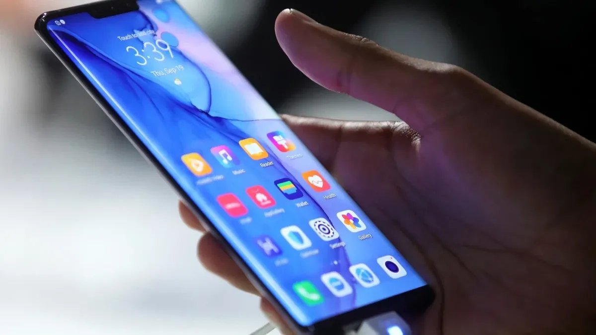 قرارات مفاجئة في سوريا: إلغاء جمركة الموبايلات وتفعيل الأجهزة المتوقفة لتخفيف الأعباء عن المواطنين