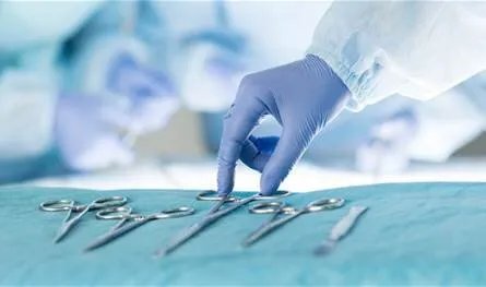 دراسة علمية حديثة: هل الصوم قبل الجراحة ضروري حقاً؟ نتائج مفاجئة!