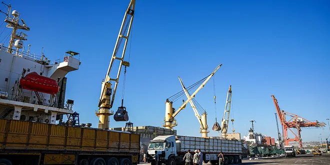 طرطوس: بدء تصدير 14 ألف طن من الفوسفات السوري إلى مصر