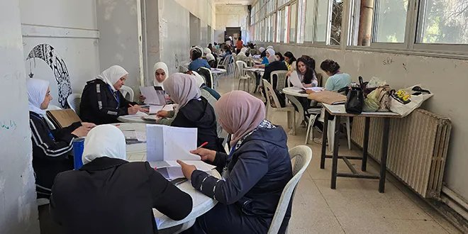 متابعة دقيقة وعادلة: سانا ترصد عمليات تصحيح امتحانات شهادة التعليم الأساسي في دمشق