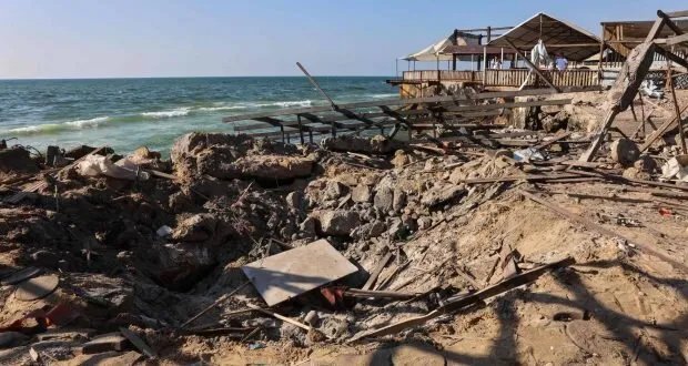 تحقيق إسرائيلي في غارة على شاطئ غزة: مقتل العشرات في استراحة مكتظة