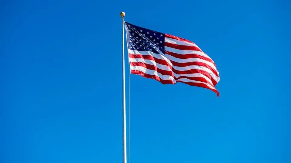 تغيير جذري: الولايات المتحدة ترفع العقوبات الشاملة عن سوريا مع الإبقاء على ملاحقة الأسد وشركائه