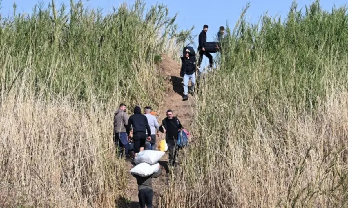 تسهيلات جديدة للاجئين السوريين والفلسطينيين الراغبين بالمغادرة من لبنان