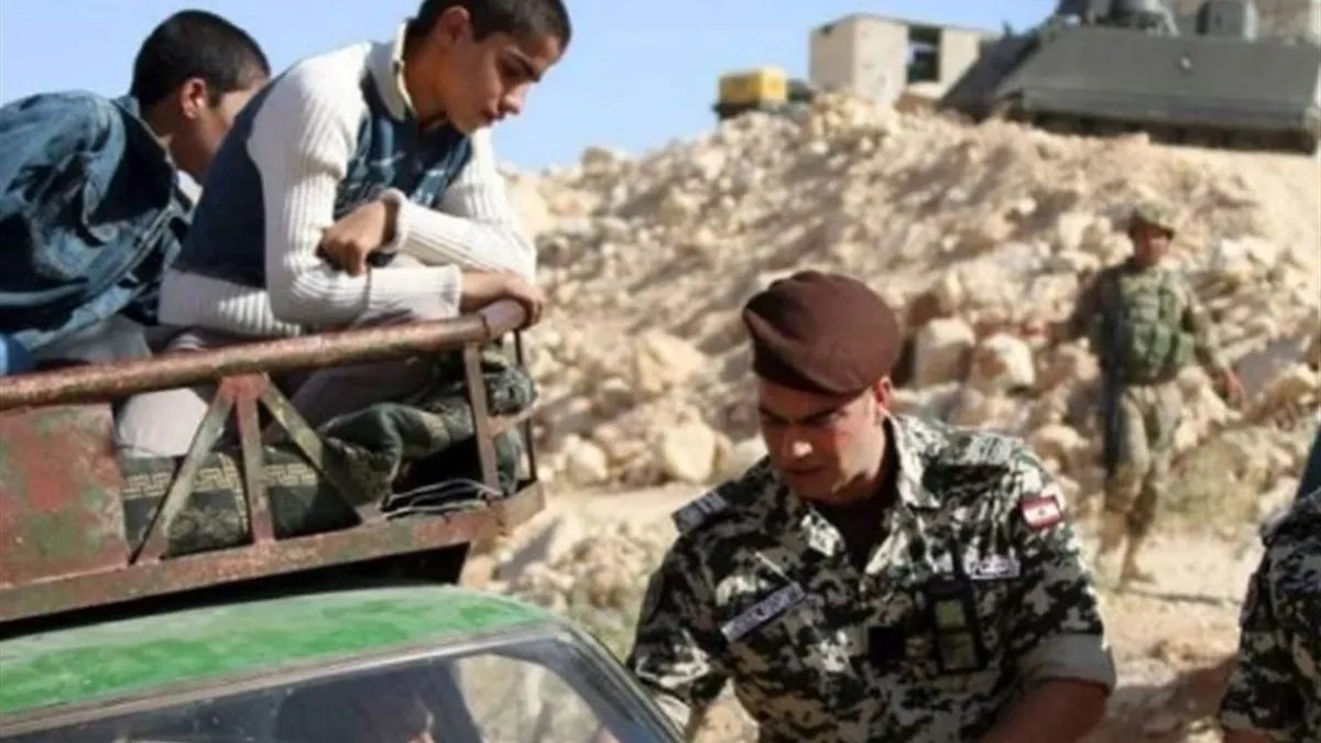 لبنان يمنح السوريين والفلسطينيين تسهيلات استثنائية للمغادرة عبر المعابر البرية