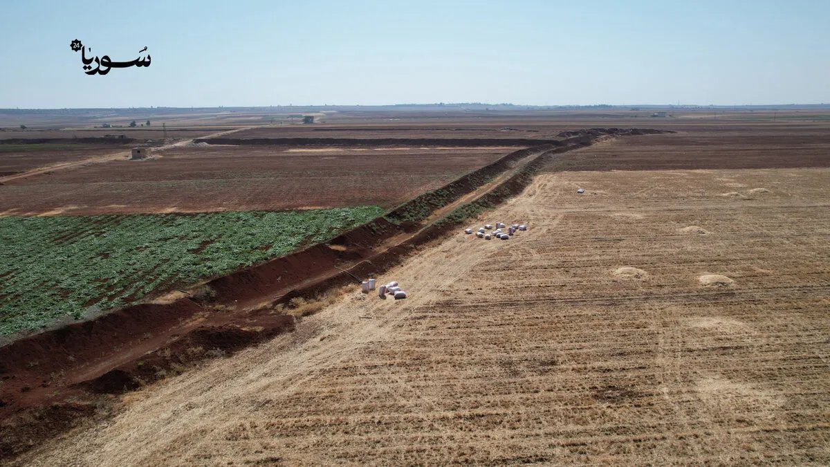 الأتارب: حواجز عسكرية تعيق استصلاح الأراضي الزراعية وتفاقم معاناة المزارعين