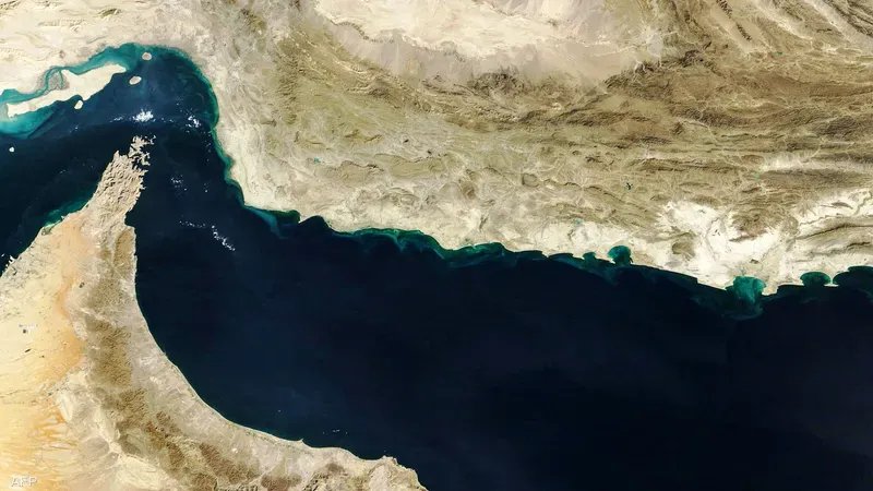 رويترز: إيران تستعد لتلغيم مضيق هرمز.. مخاوف أمريكية من تعطيل الملاحة