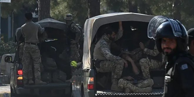 هجوم مسلح دامٍ في باكستان: مقتل طفل وإصابة تسعة آخرين في بلوشستان