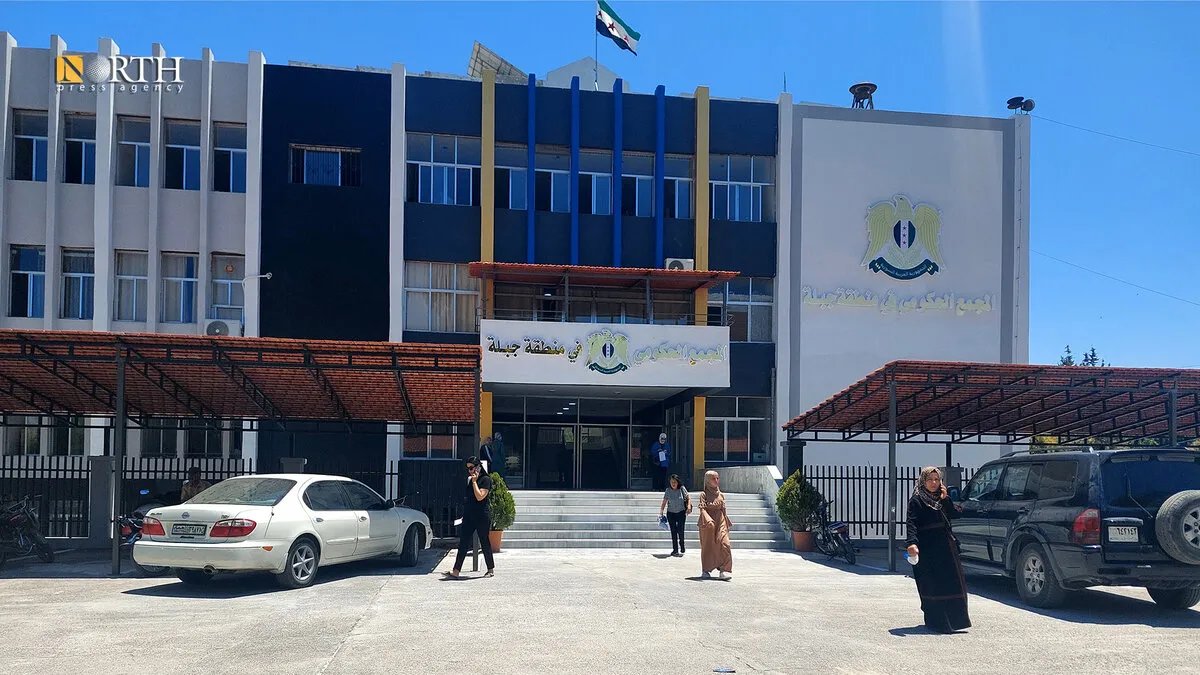 جبلة: تخريب ممنهج يعرقل معاملات السكان.. افتتاح المجمع الحكومي بعد ترميمه