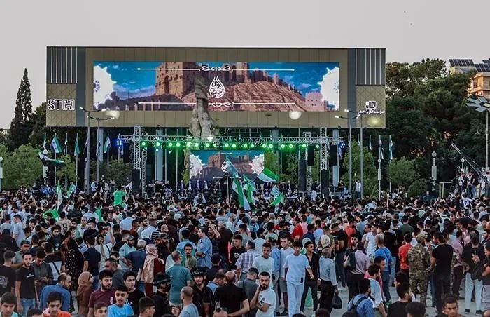 حلب: واقعان متوازيان.. احتفالات رسمية تتجاهل تحديات يومية