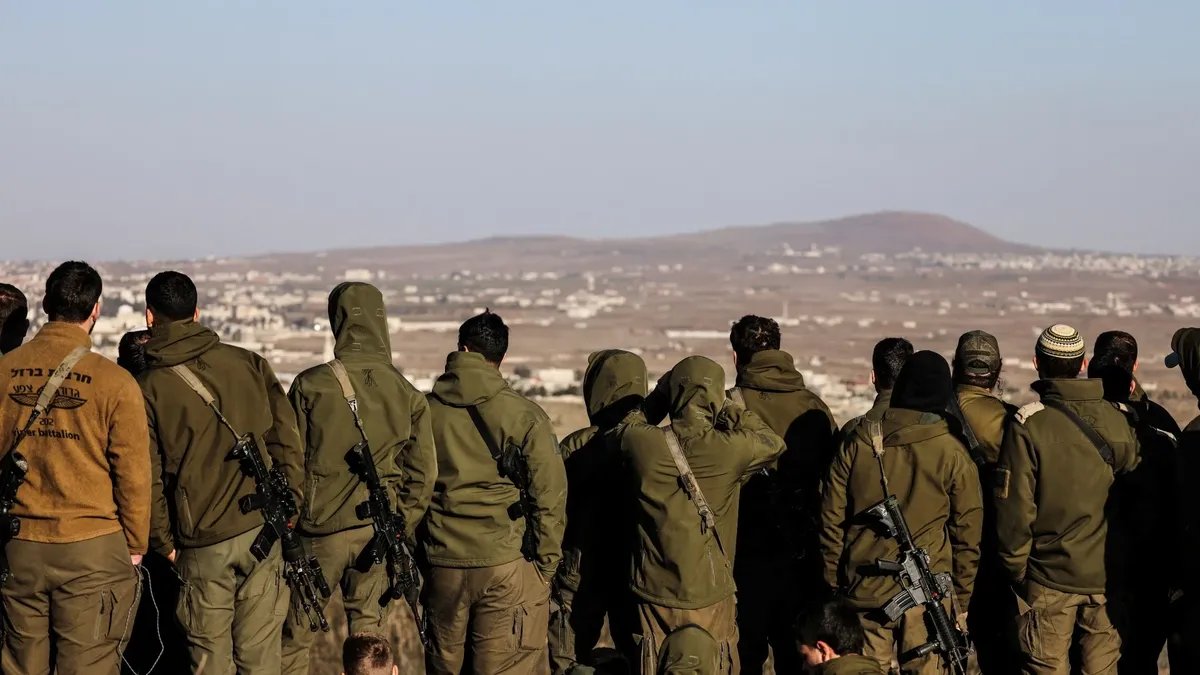 تصعيد خطير: الجيش الإسرائيلي يدمر معدات عسكرية ثقيلة في جنوب سوريا