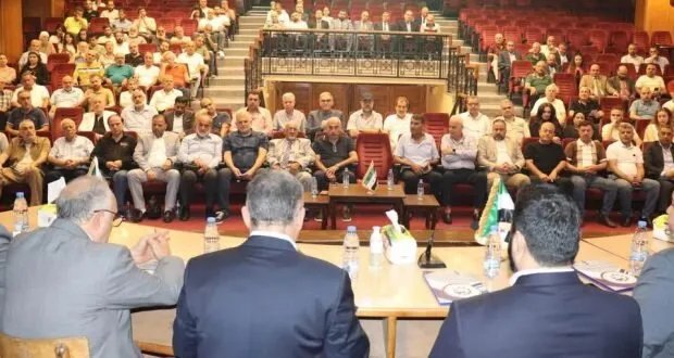 غرفة تجارة طرطوس تناقش أهمية التكتلات المالية لمواجهة التحولات الاقتصادية بحضور المحافظ