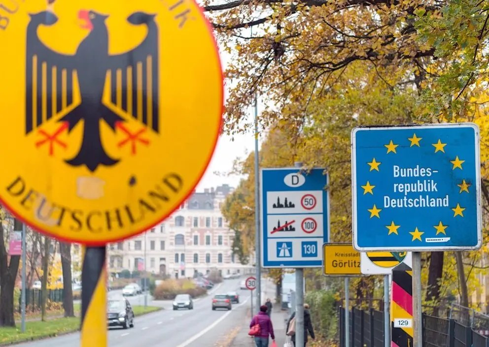 بولندا تعيد فرض الرقابة على حدودها مع ألمانيا وليتوانيا ردًا على إجراءات برلين