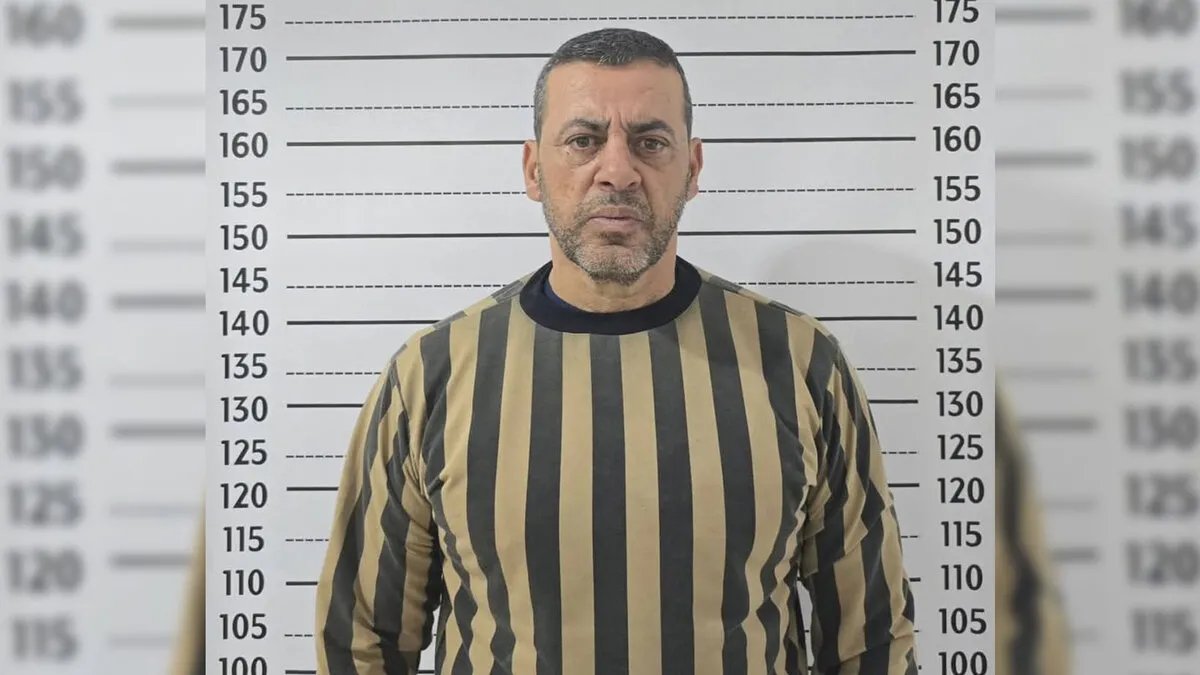 القبض على ضابط سابق بالنظام السوري في اللاذقية بتهمة انتهاكات