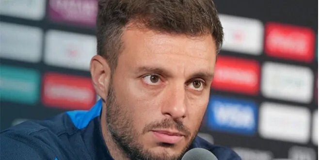 بورتو يقيل المدرب أنسيلمي بعد الإخفاق في كأس العالم للأندية