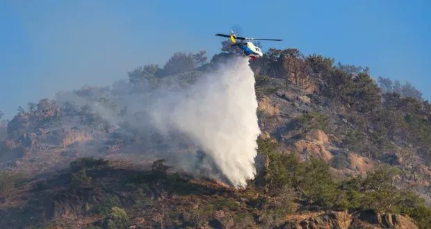 حرائق هائلة تجتاح غابات كريت: إجلاء أكثر من ألف شخص بسبب النيران