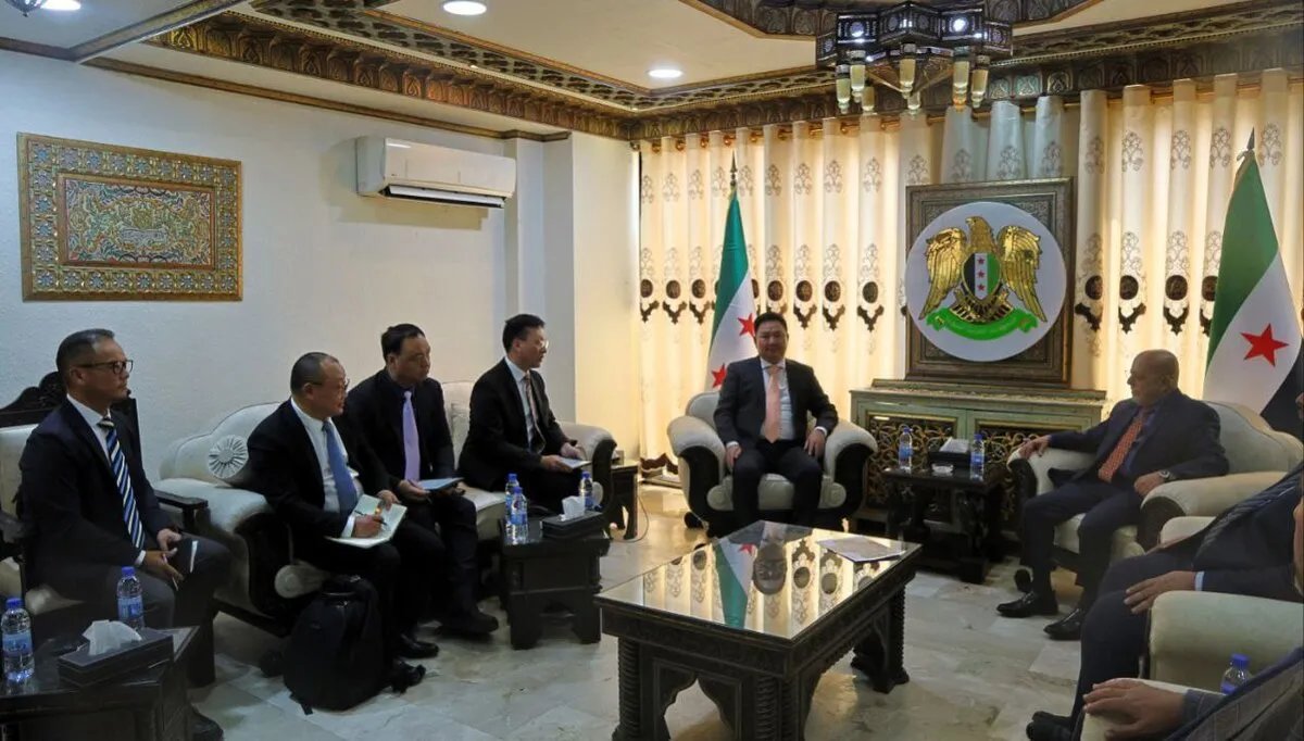 وزير الاقتصاد يبحث مع وفد صيني إقامة مشاريع صناعية استراتيجية في سوريا