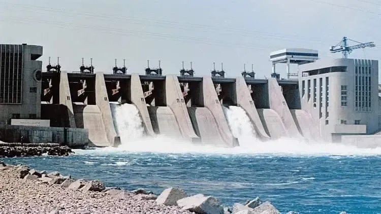 تحذيرات من كارثة وشيكة: أزمة سد الفرات تهدد الأمن المائي والغذائي في سوريا