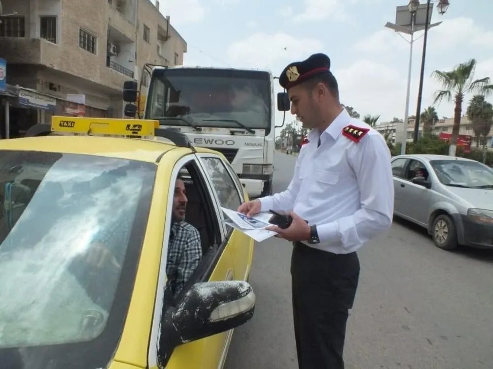 الداخلية السورية تحسم الجدل: لا صحة لدفع مخالفات المرور بالدولار