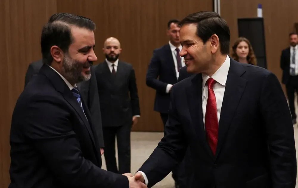 اتصال هاتفي بين الشيباني وروبيو: بحث رفع العقوبات والتدخل الإيراني ومكافحة داعش